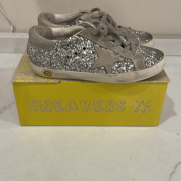 GOLDEN GOOSE SUPER-STAR CLASSIC GLITTER UPPER SUEDE STAR AND HEEL SILVER size 33